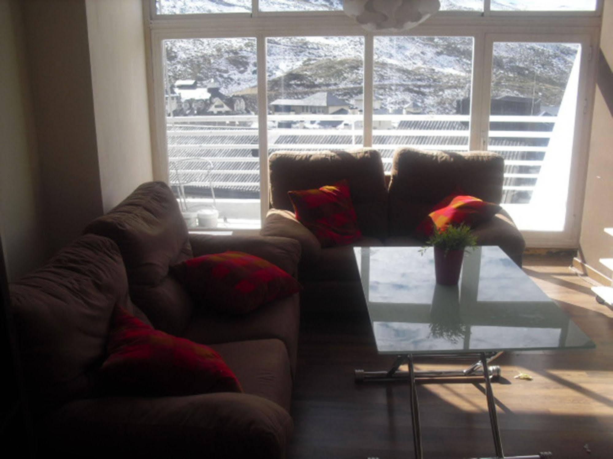 סיירה נבדה Apartamentos Mont Blanc Asn מראה חיצוני תמונה